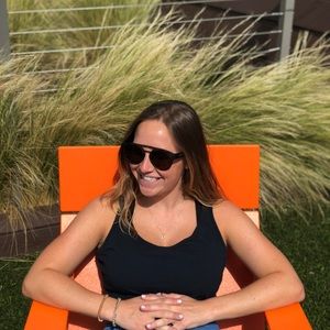 Meet your Posher, Elizabeth